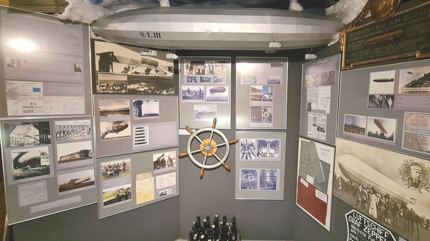 Eingang des Zeitgeschichtlichen Museums Mannheim